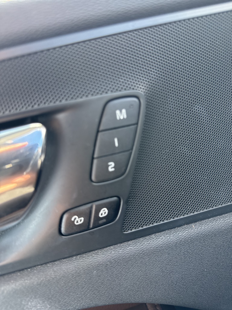 2019 Volvo XC60 T5 Momentum photo 18