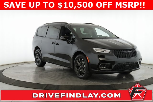 2026 Chrysler Pacifica Limited's photo