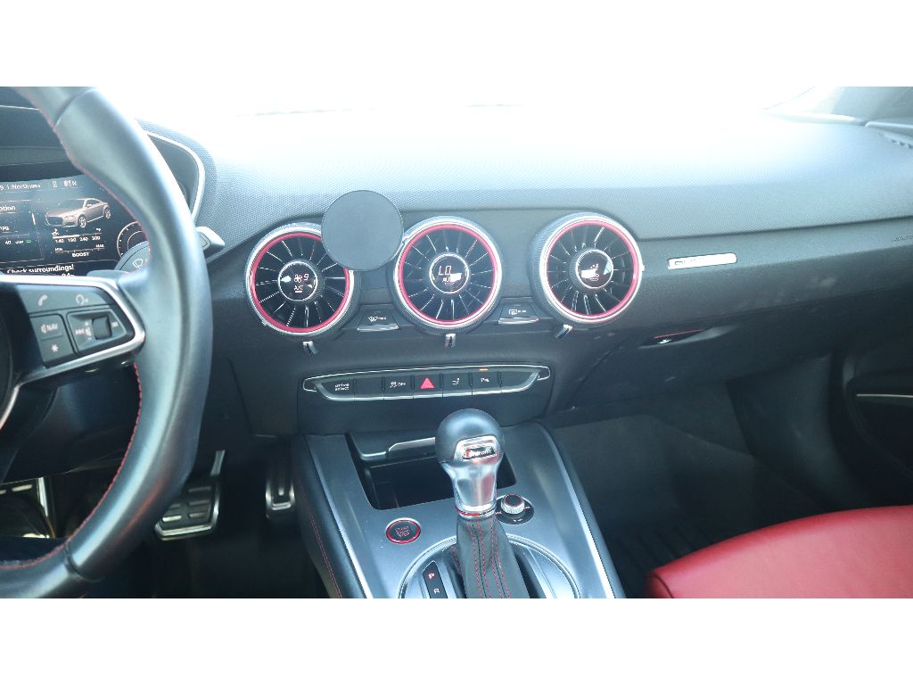 2017 Audi TTS photo 11
