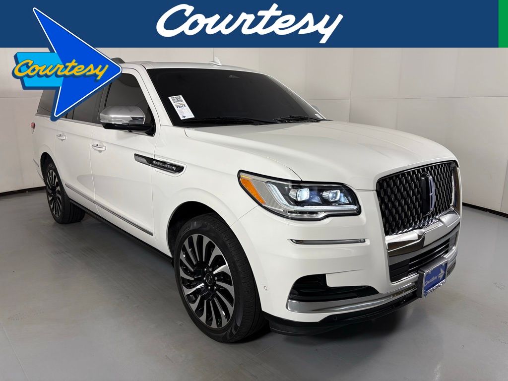 2022 Lincoln Navigator Black Label L's photo