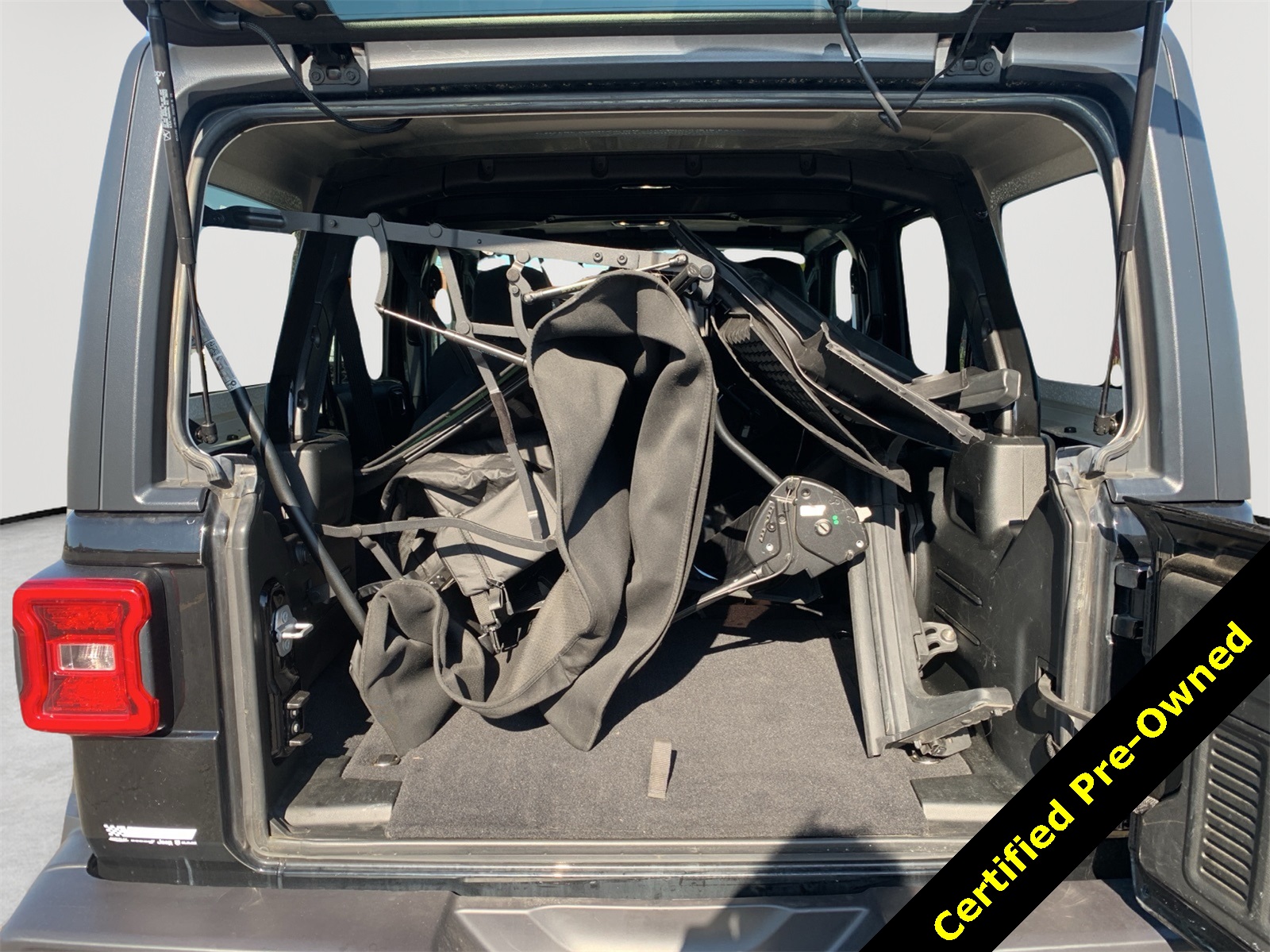 2021 Jeep Wrangler Unlimited Sahara photo 26