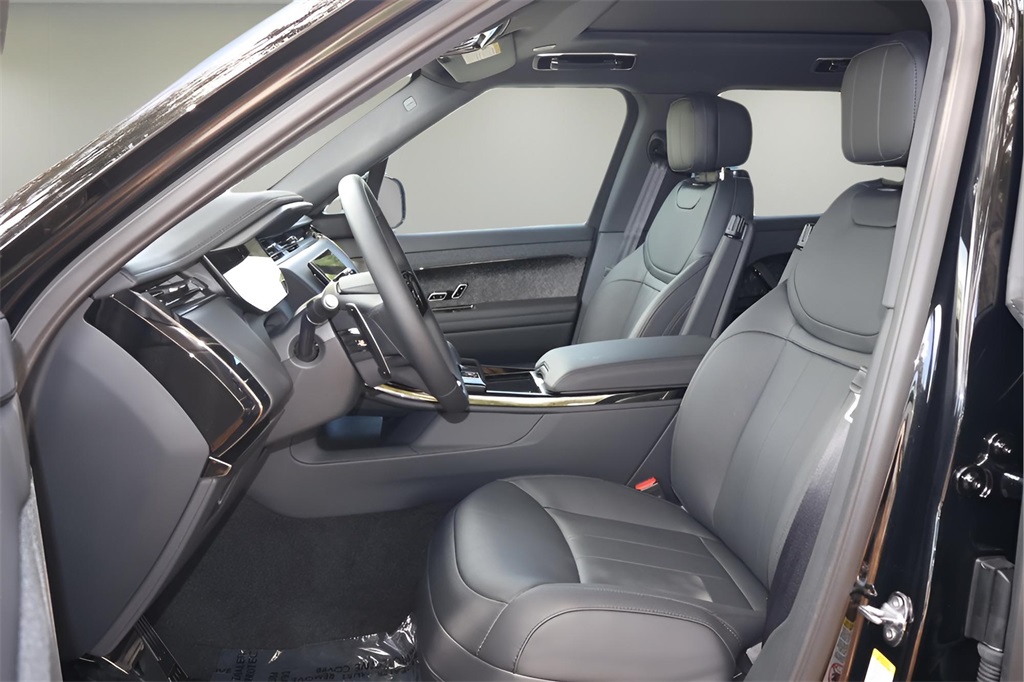 2025 Land Rover Range Rover Sport SE photo 11