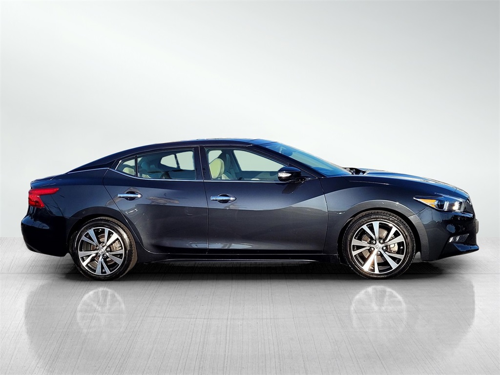 2016 Nissan Maxima Platinum photo 3