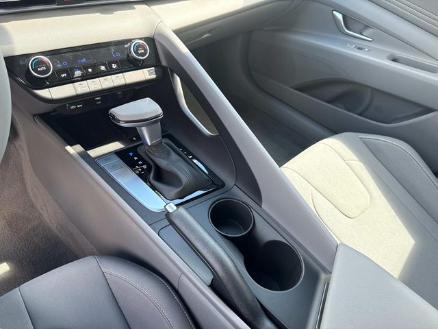 2025 Hyundai Elantra SEL Sport photo 22