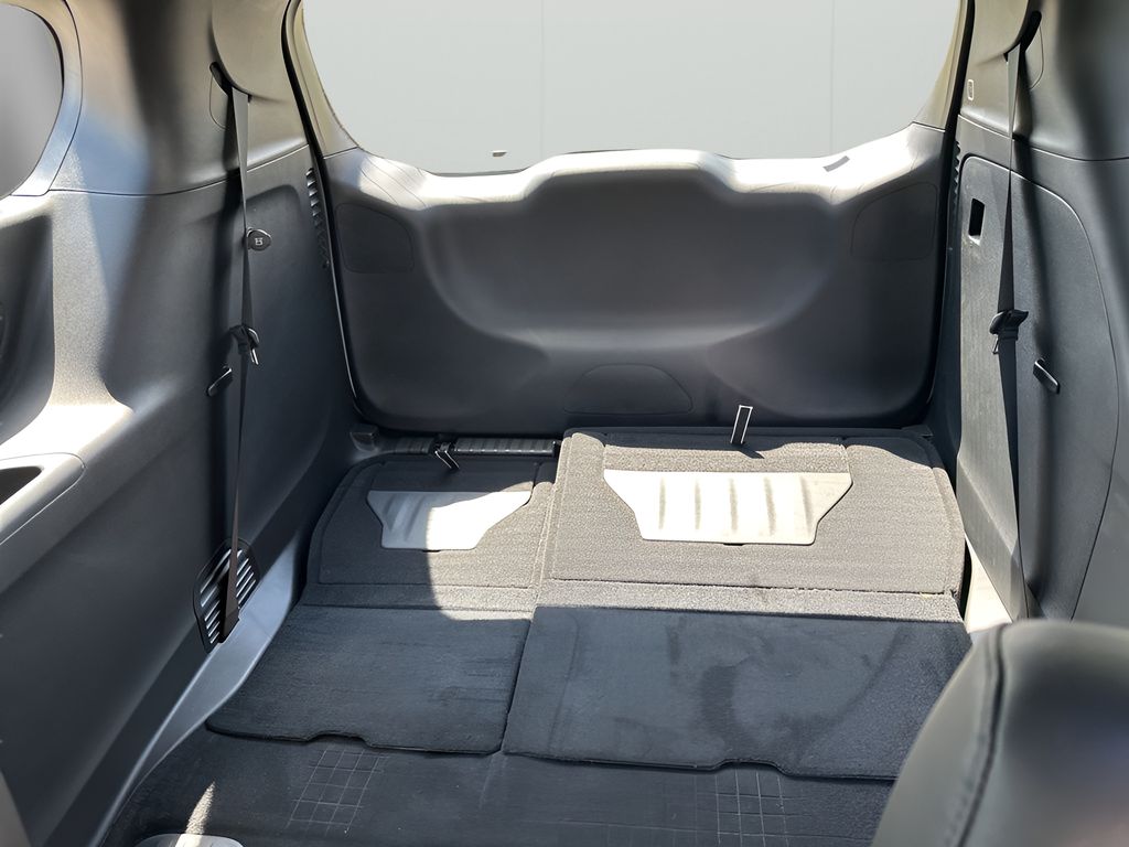 2026 Chrysler Voyager LX photo 19