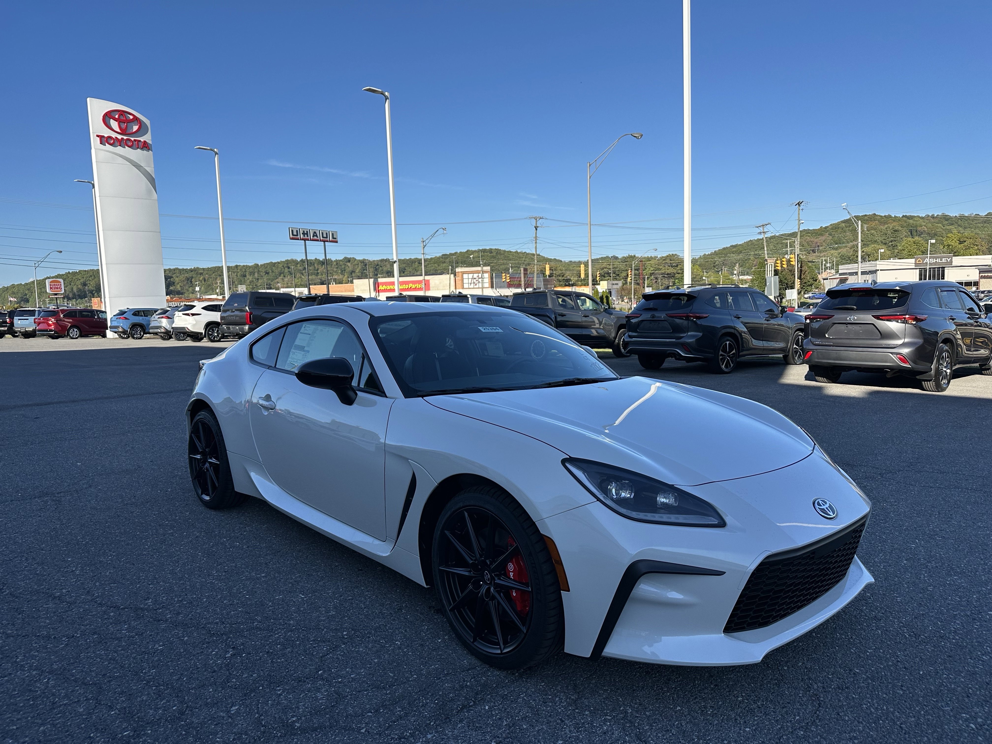 2025 Toyota GR86 Premium's photo