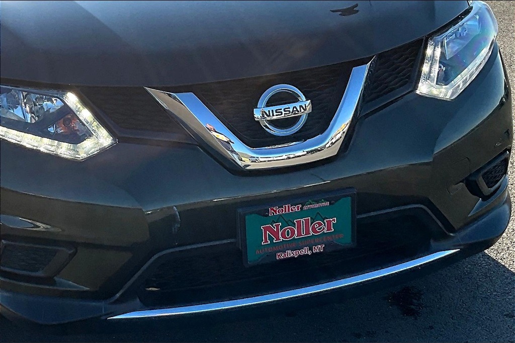 2016 Nissan Rogue SV photo 26