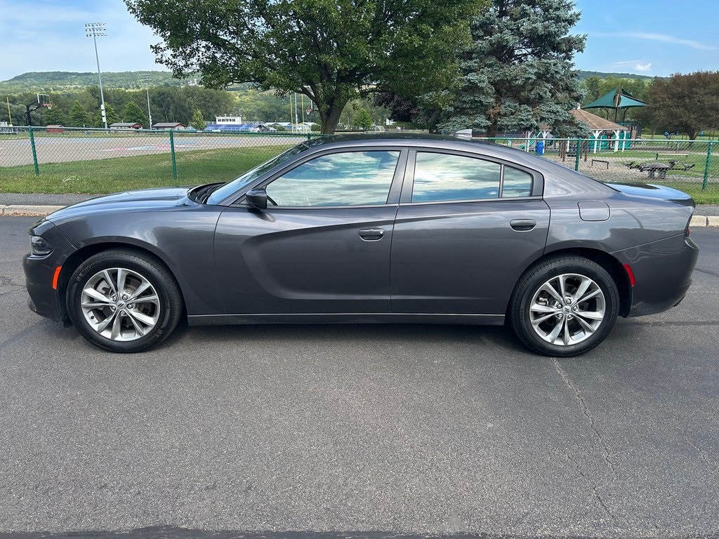 2021 Dodge Charger SXT photo 2
