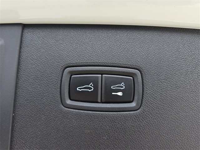 2025 Porsche Cayenne Base photo 12