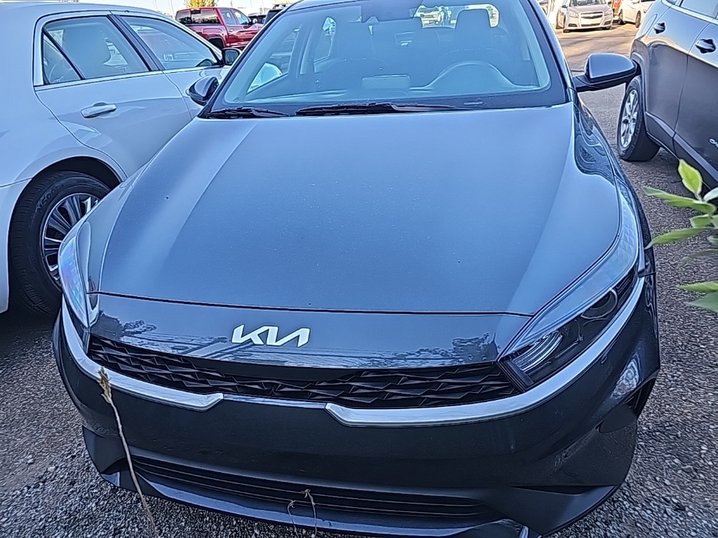 Used 2023 Kia Forte LXS with VIN 3KPF24AD5PE605856 for sale in Kansas City