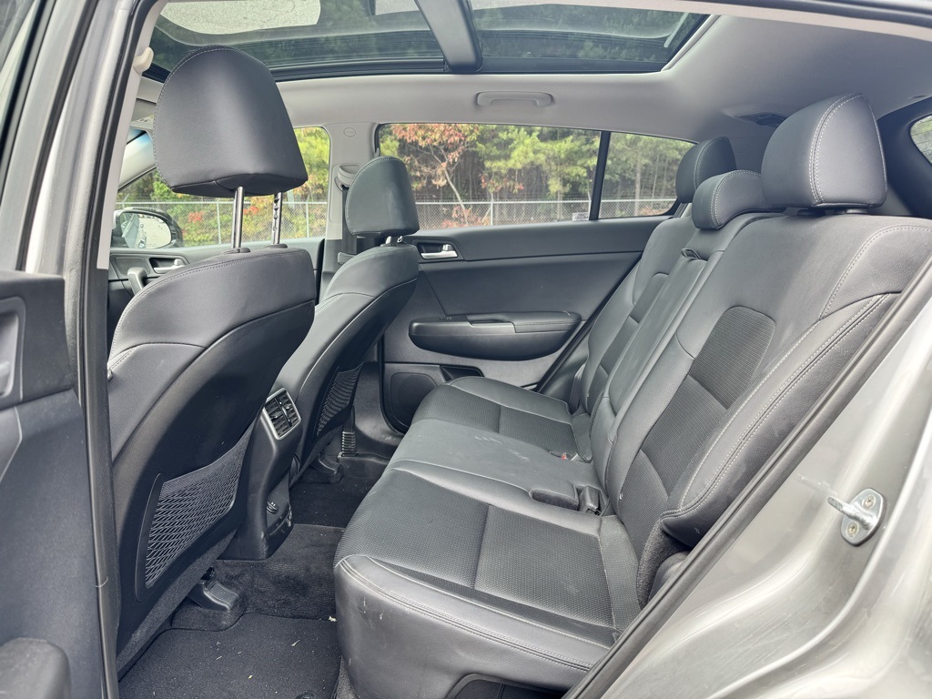 2022 Kia Sportage EX photo 4