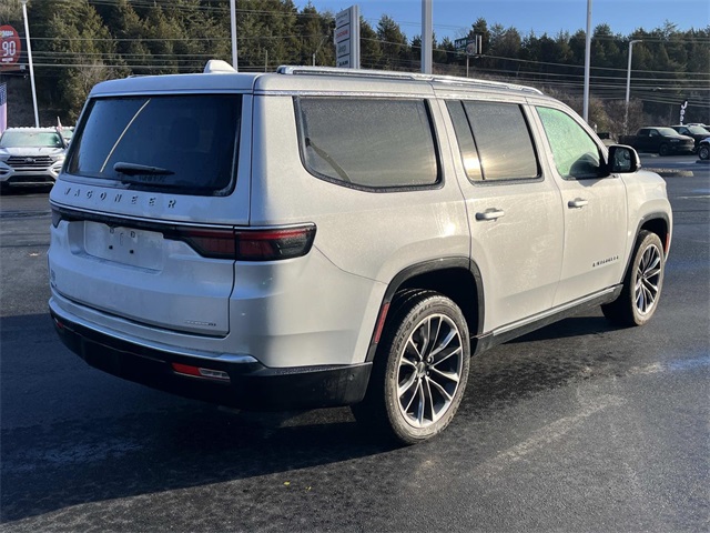 2022 Jeep Wagoneer Series III photo 3