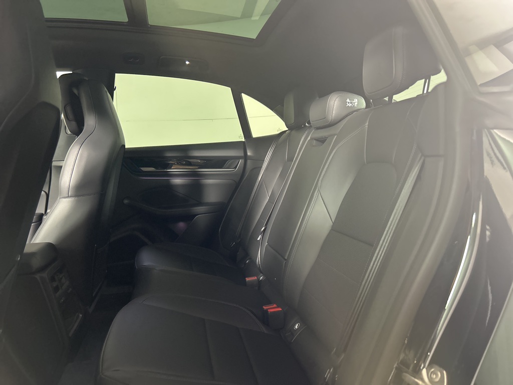 2025 Porsche Macan Electric 4 photo 15
