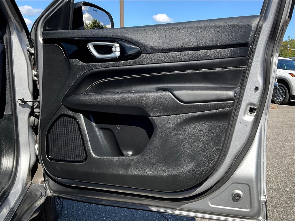 2023 Jeep Compass Altitude photo 11