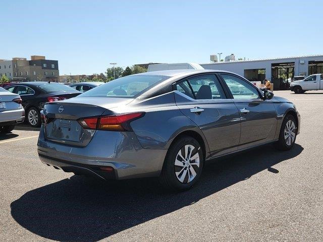 2025 Nissan Altima S photo 3