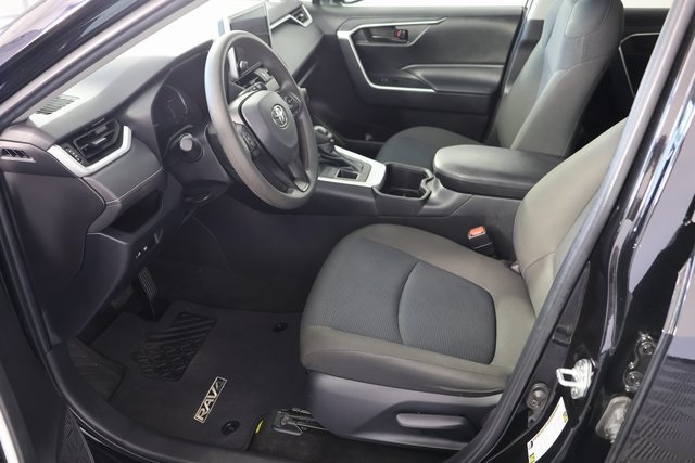 2023 Toyota RAV4 LE photo 17