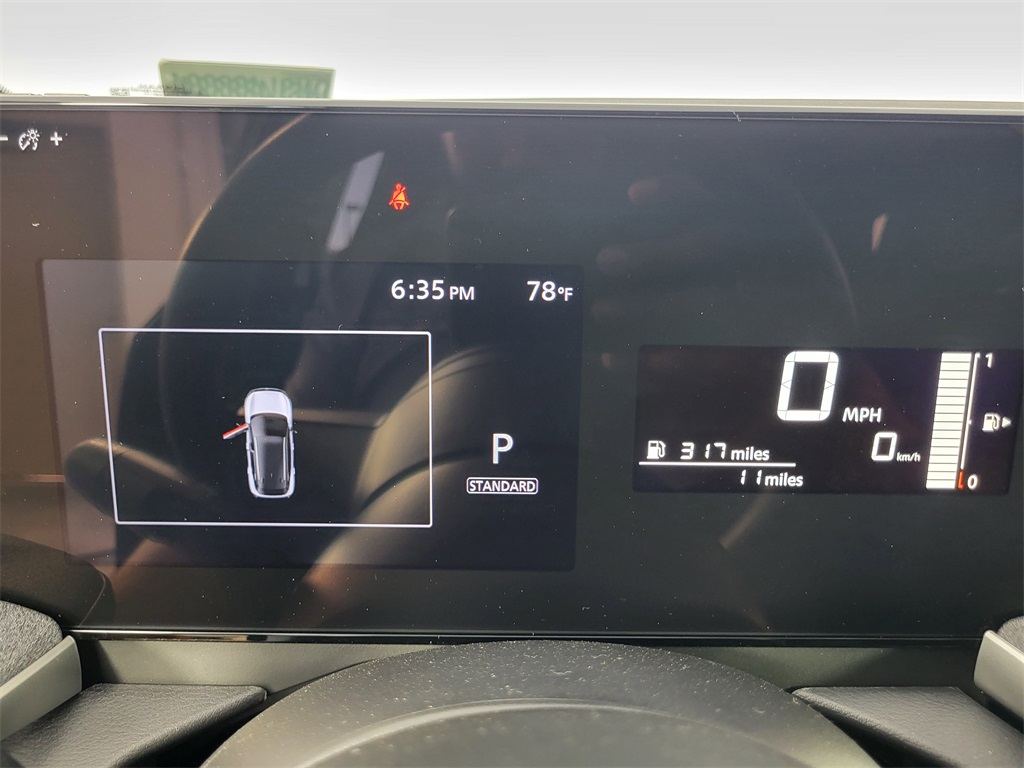 2025 Nissan Kicks SV photo 11