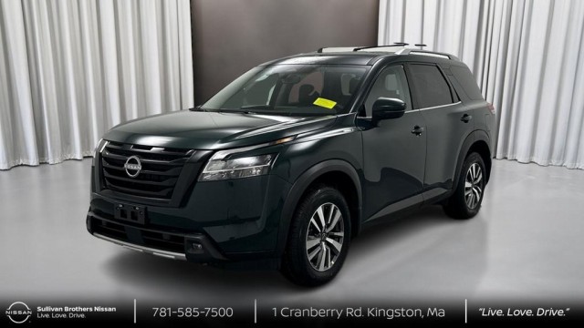 2025 Nissan Pathfinder SL