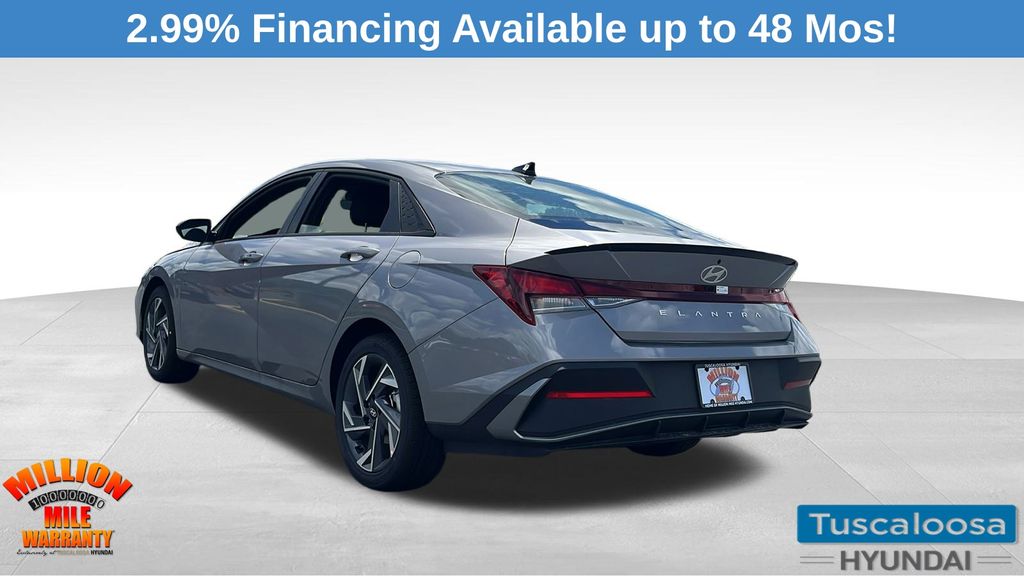 2025 Hyundai Elantra SEL Sport photo 5