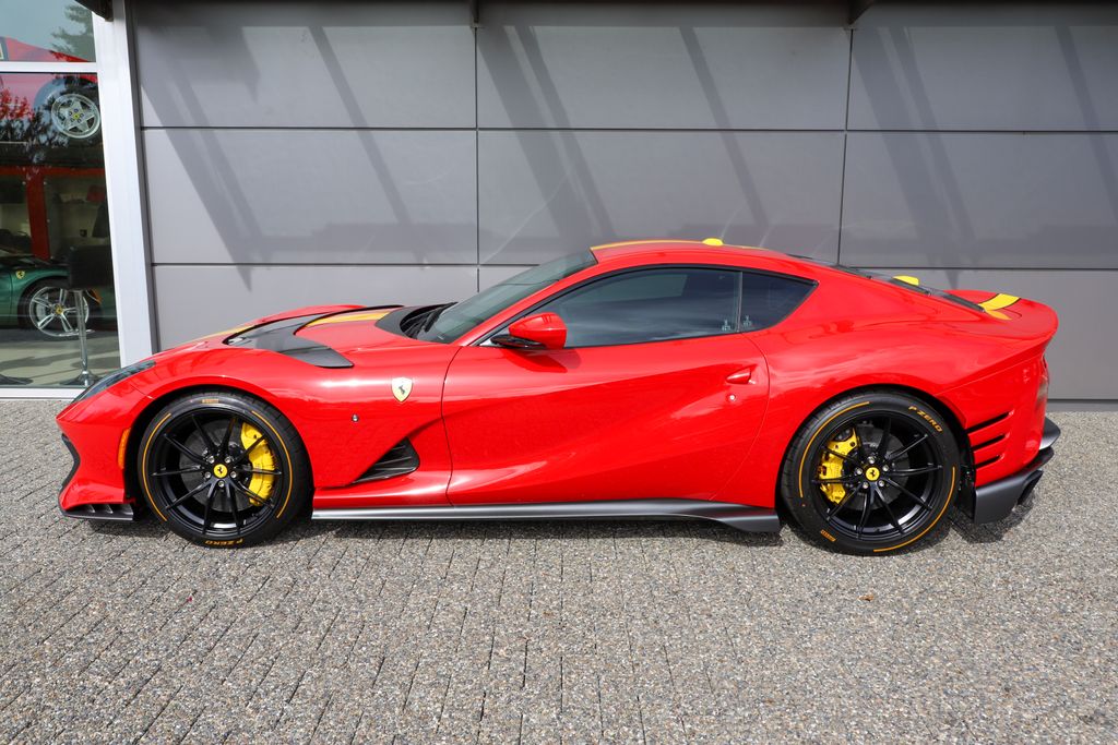 2023 Ferrari 812 Competizione photo 4