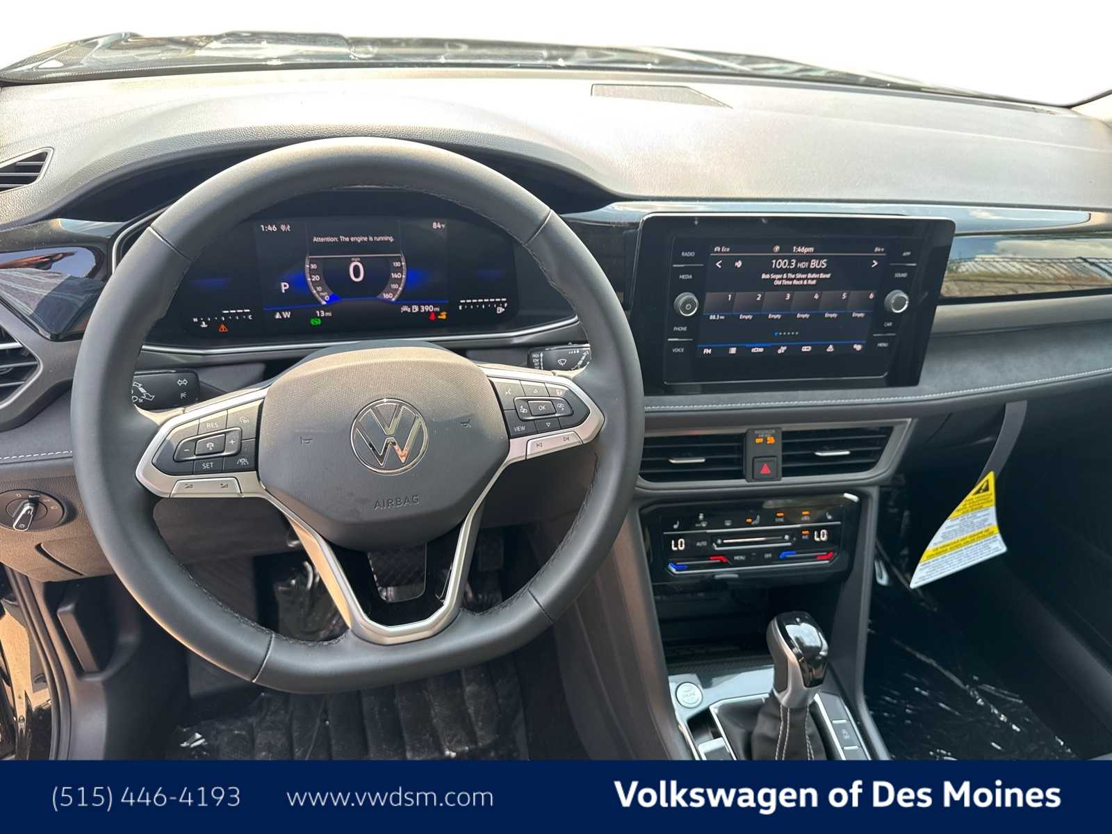 2025 Volkswagen Taos SE photo 2