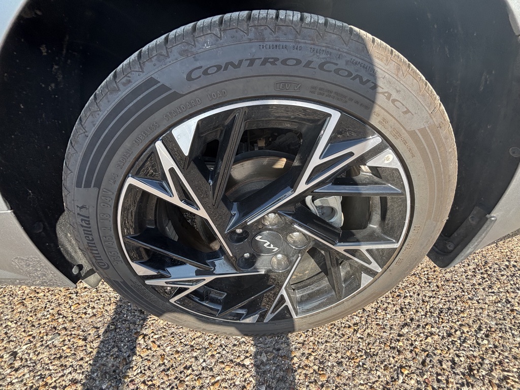 2025 Kia K5 GT-Line photo 7