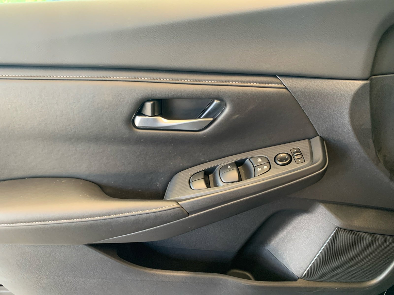 2025 Nissan Sentra SV photo 21
