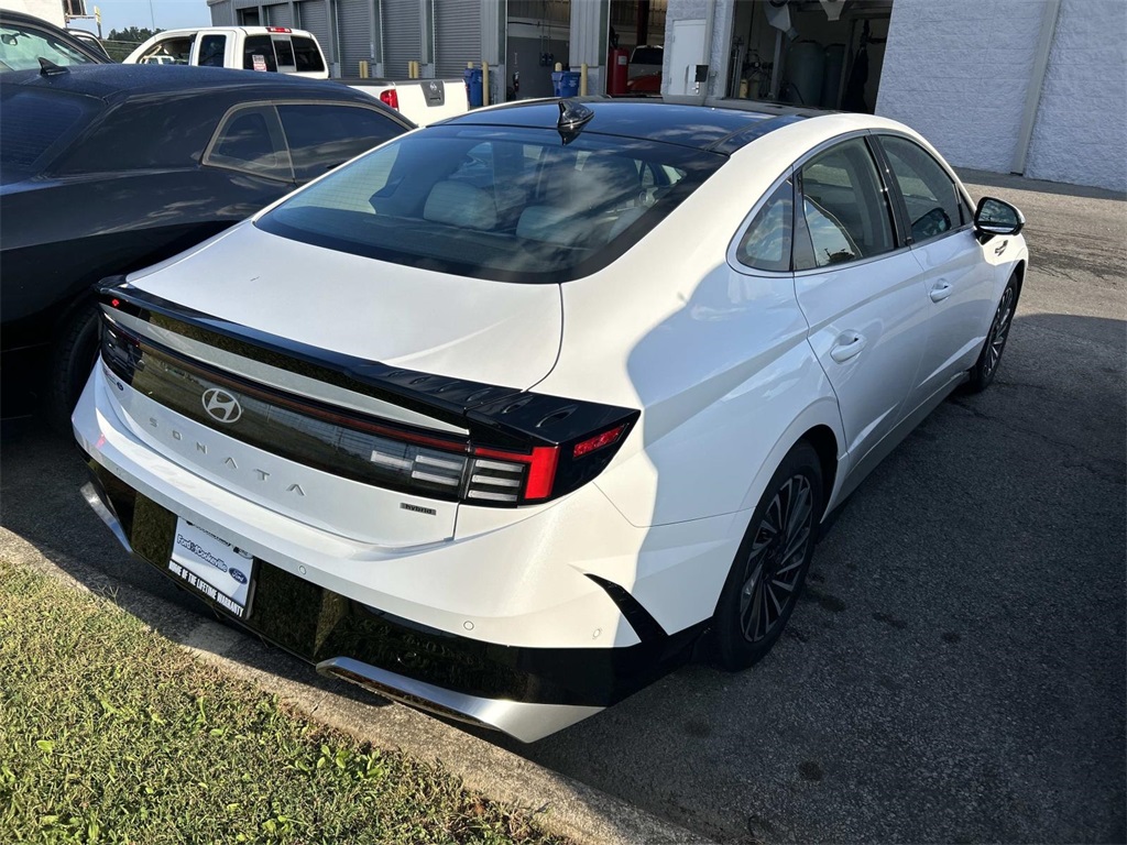 2024 Hyundai Sonata Hybrid Limited photo 3
