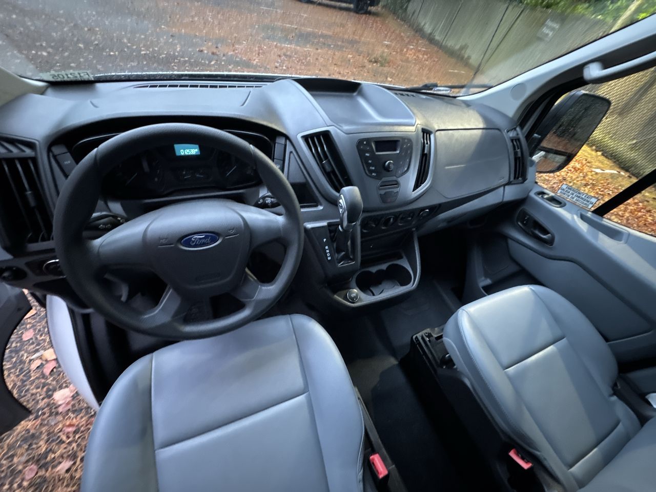 2019 Ford Transit Passenger XL photo 2