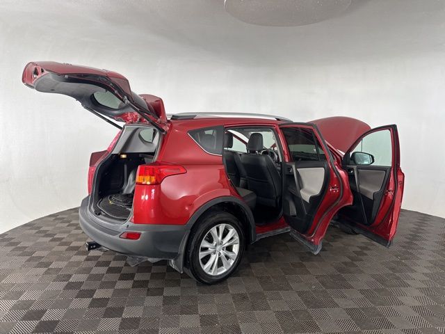 2015 Toyota RAV4 Limited photo 16