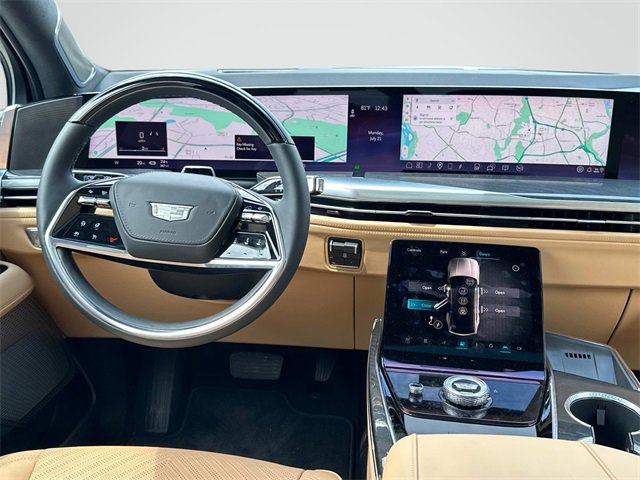 2025 Cadillac Escalade IQ Sport photo 2