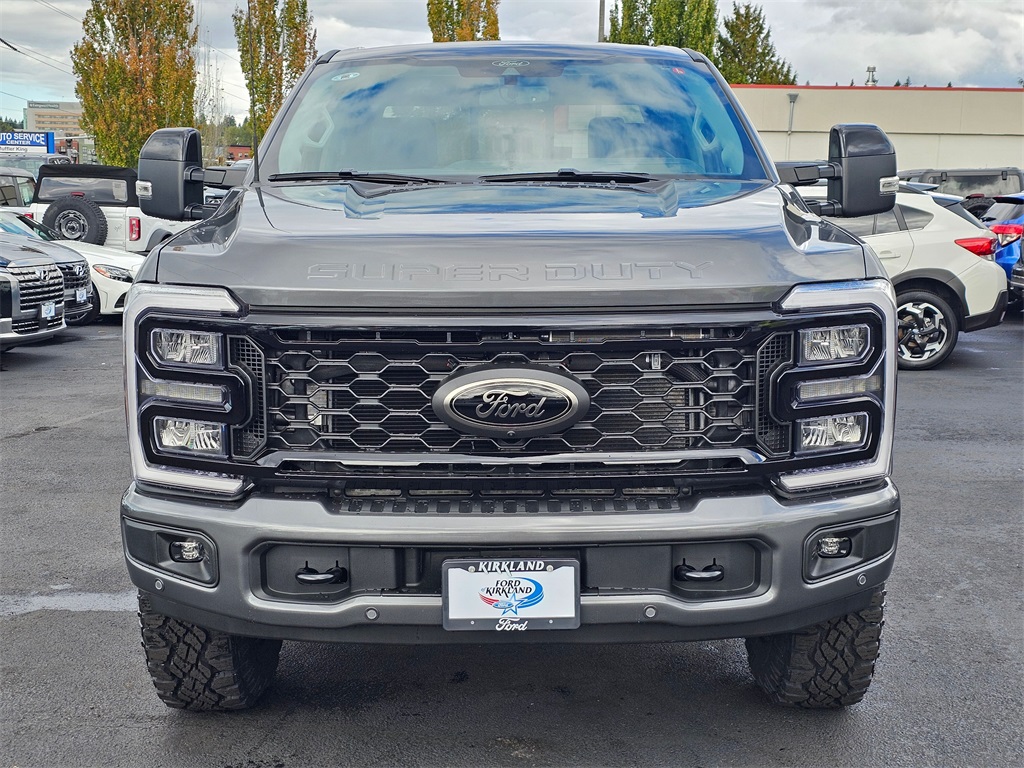 2026 Ford F-250 Lariat photo 2