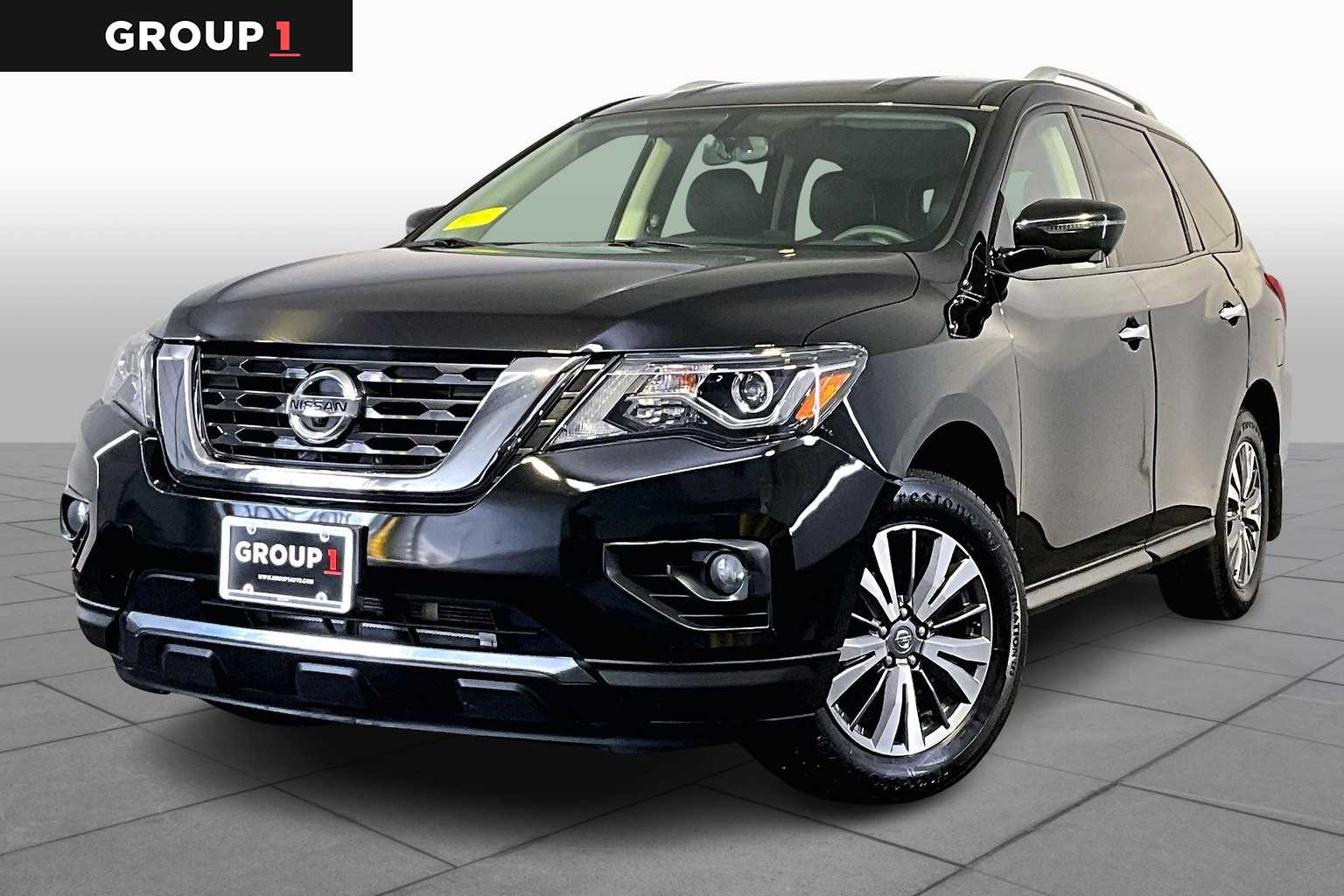 2020 Nissan Pathfinder SL's photo