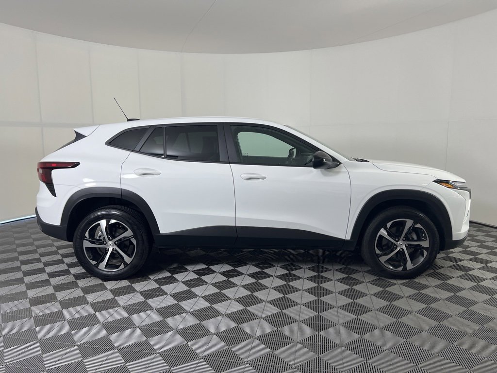 2025 Chevrolet Trax photo 20