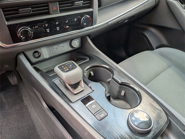 2025 Nissan Rogue S photo 17