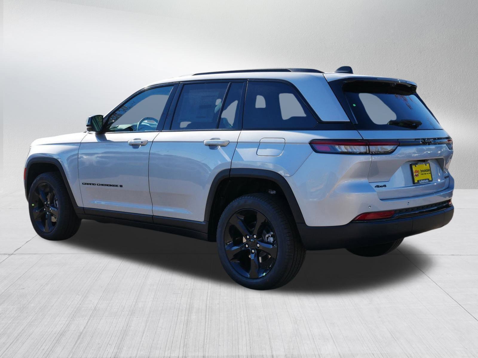 2025 Jeep Grand Cherokee Limited photo 4