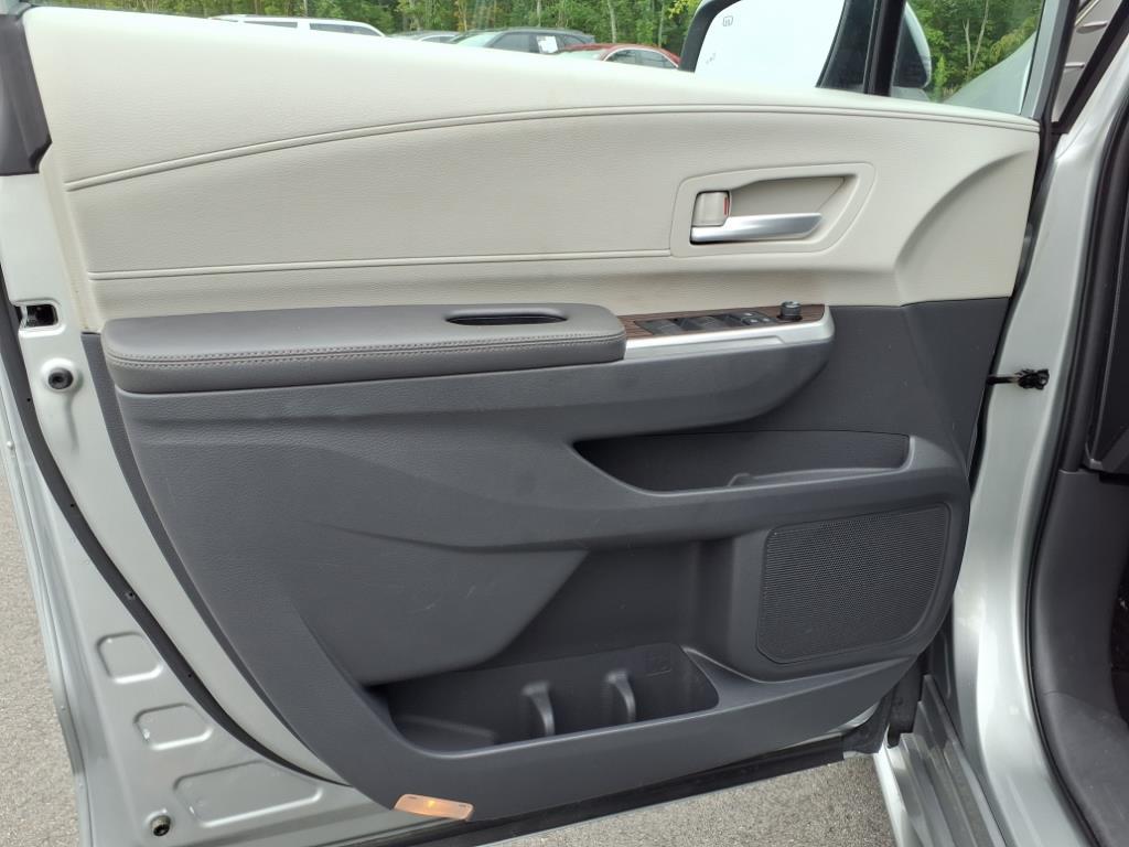 2021 Toyota Sienna XLE photo 4