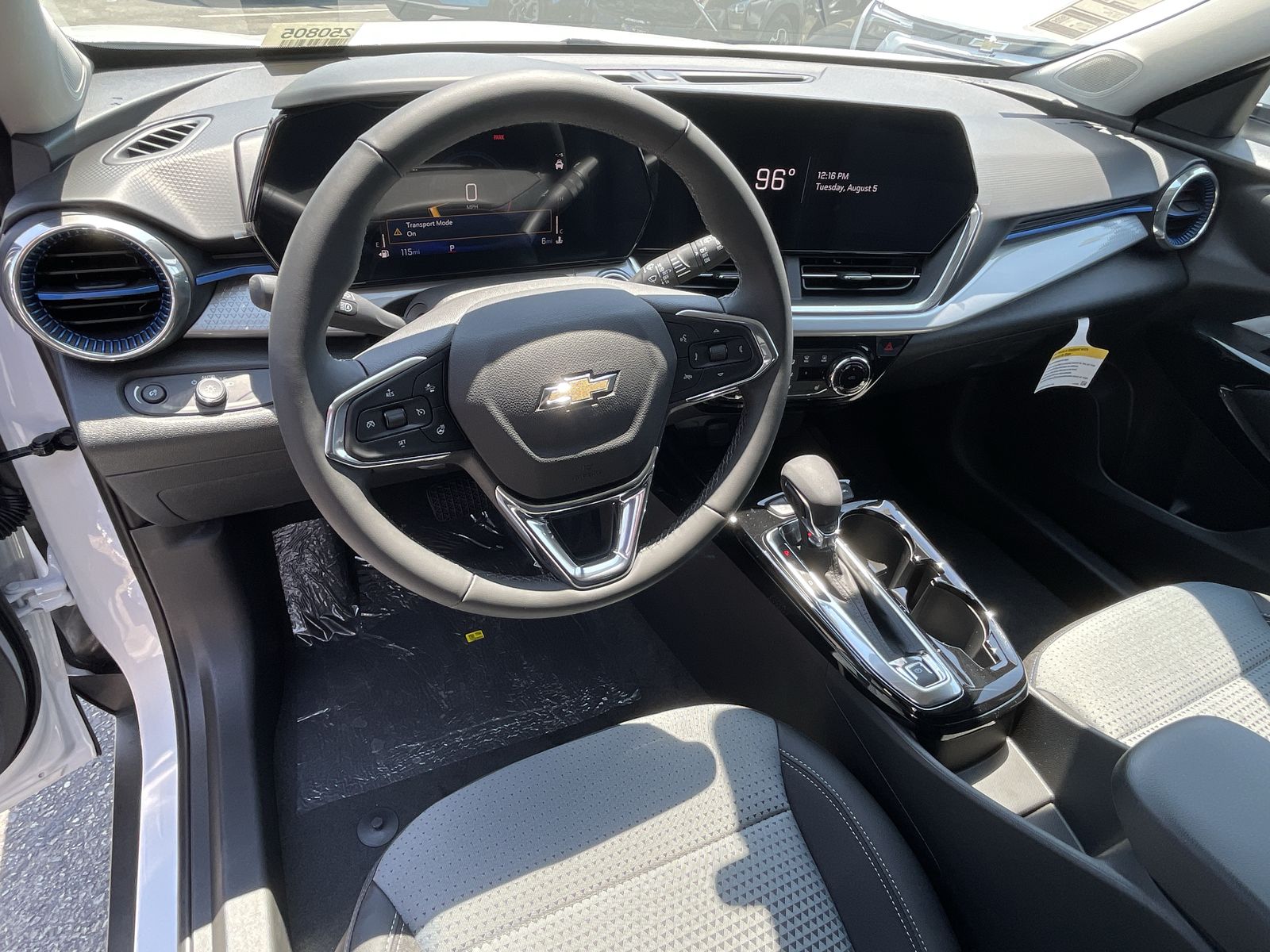2025 Chevrolet Trax LT photo 10