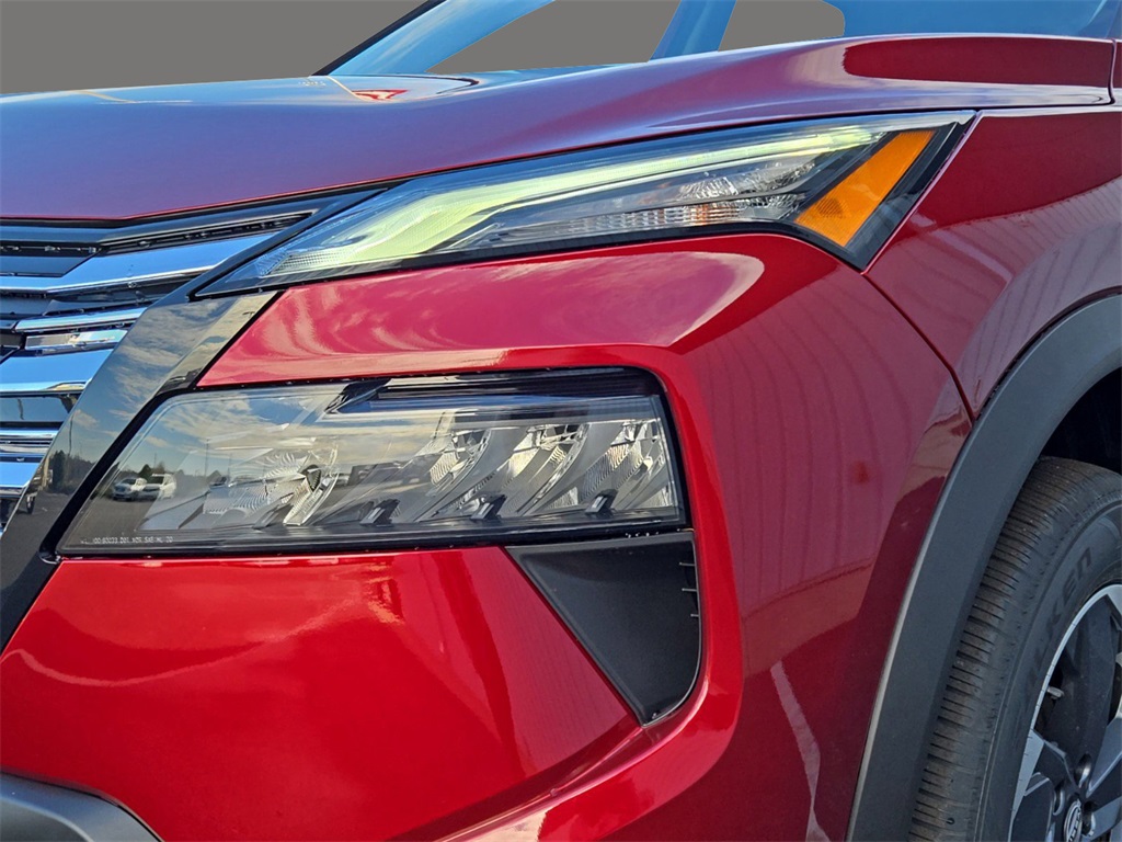 2025 Nissan Rogue SV photo 3