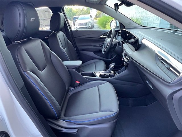 2026 Buick Encore GX Sport Touring photo 13