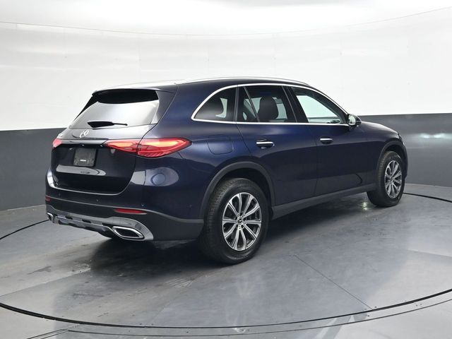 2024 Mercedes Benz GLC 300 photo 3