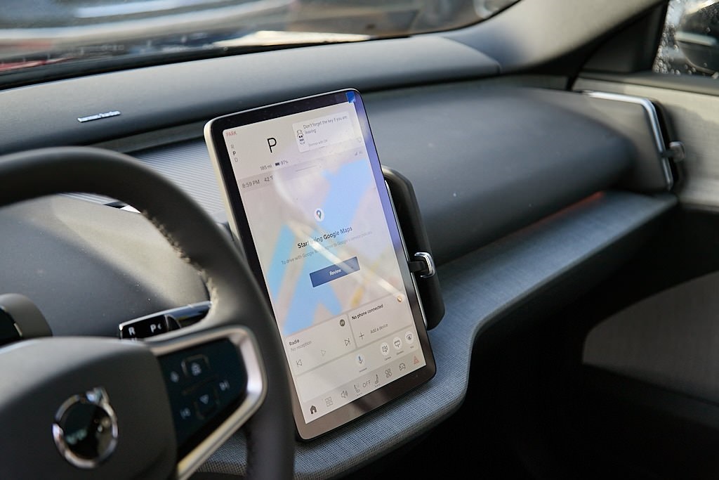 2025 VOLVO EX30 - Image 14