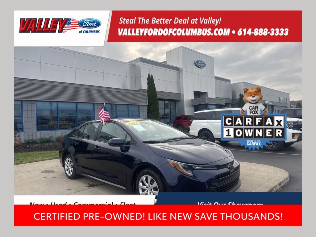 2025 Toyota Corolla LE's photo