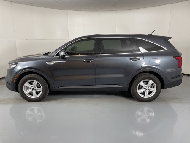 2022 Kia Sorento LX photo 5