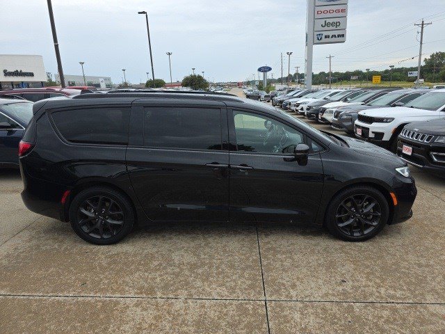 2021 Chrysler Pacifica Limited photo 8