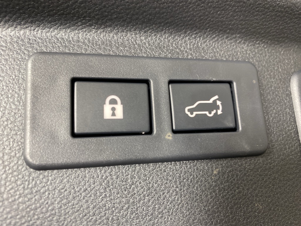 2023 Subaru Forester Premium photo 9
