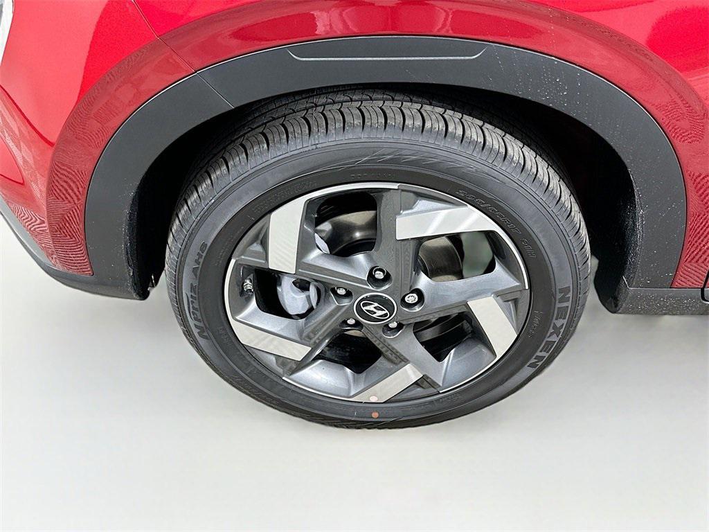 2025 Hyundai Venue SEL photo 15