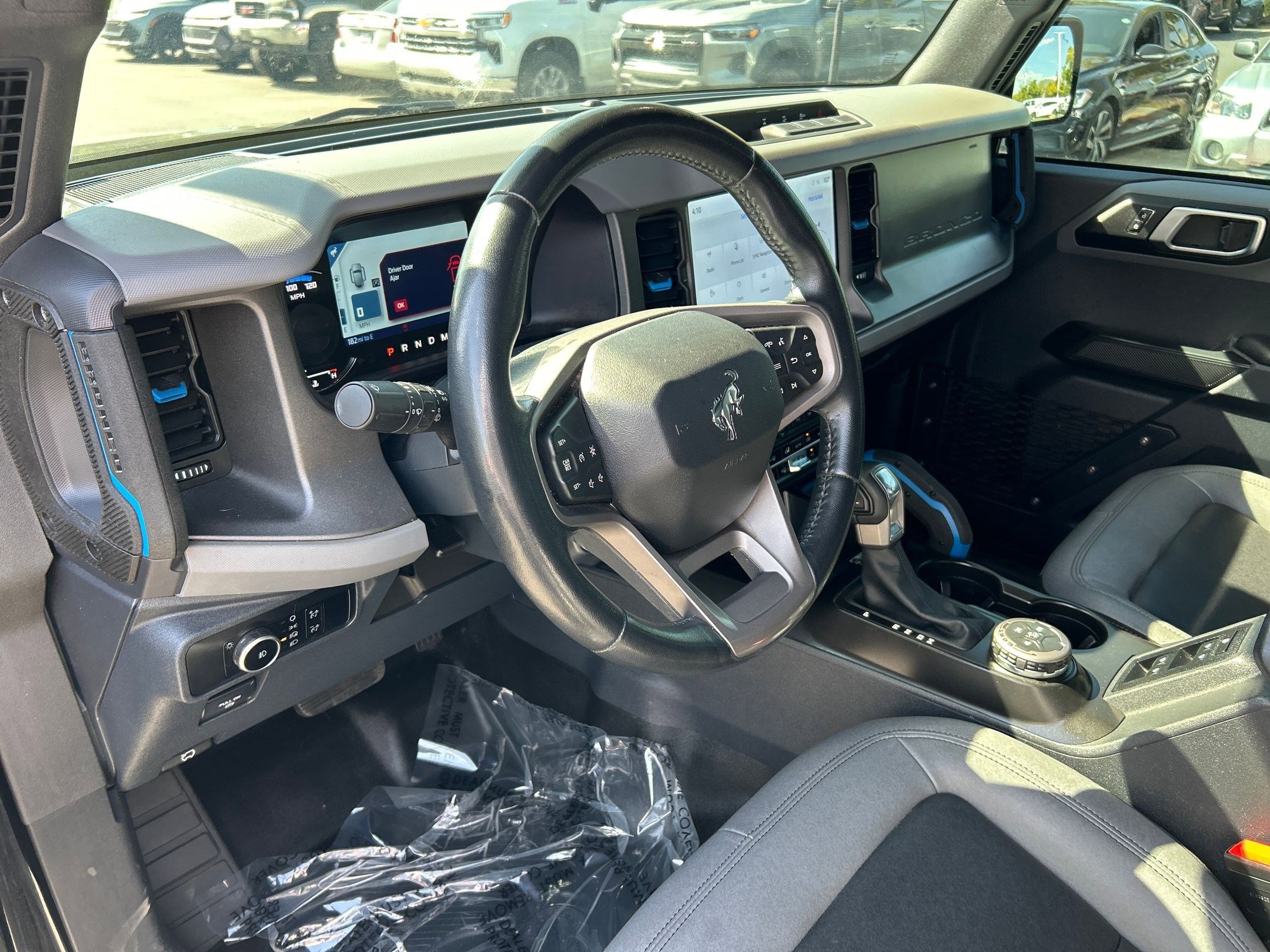 2024 Ford Bronco Black Diamond photo 13