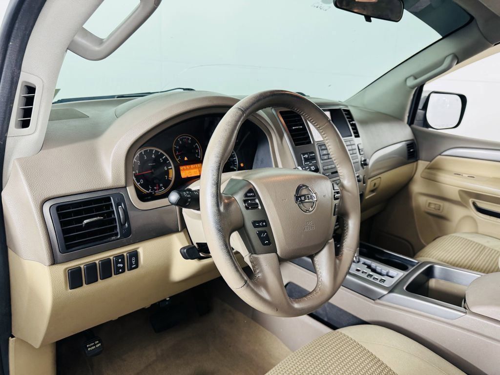 Used 2014 White Nissan SV image 10