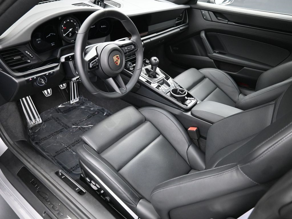 2024 Porsche 911 T photo 3